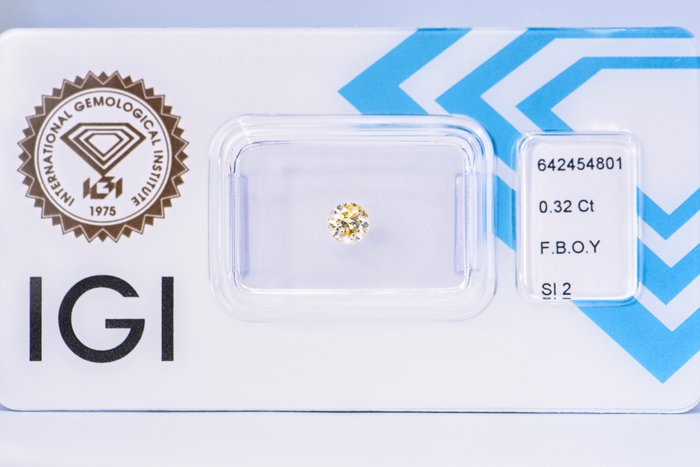 Ingen mindstepris - 1 pcs Diamant  (Naturfarvet)  - 0.32 ct - Rund - Fancy Brunlig, Orange nuance Gul - SI2 - International Gemological Institute (IGI)