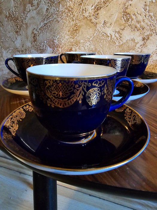 Lomonosov Imperial Porcelain Factory - Kaffesæt (16) - Porcelæn - Kaffestel med rent guld