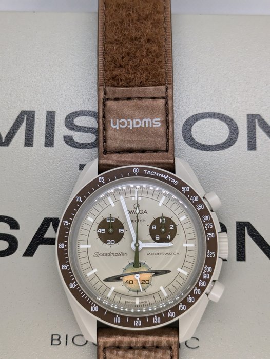 Swatch - MoonSwatch - Mission to Saturn - Ingen mindstepris - Mænd - 2011-nu