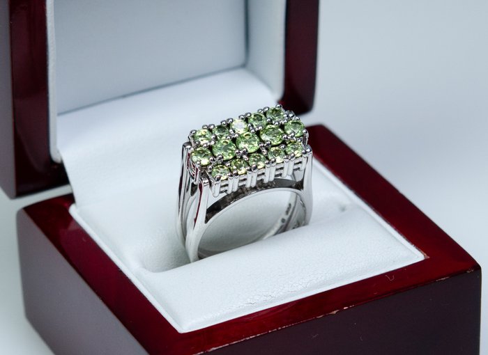 Ingen mindstepris - Ring - 925 sølv - 2-rings ringtransformer - 2,50 ct blå topaser - 2,50 ct peridot (testet)