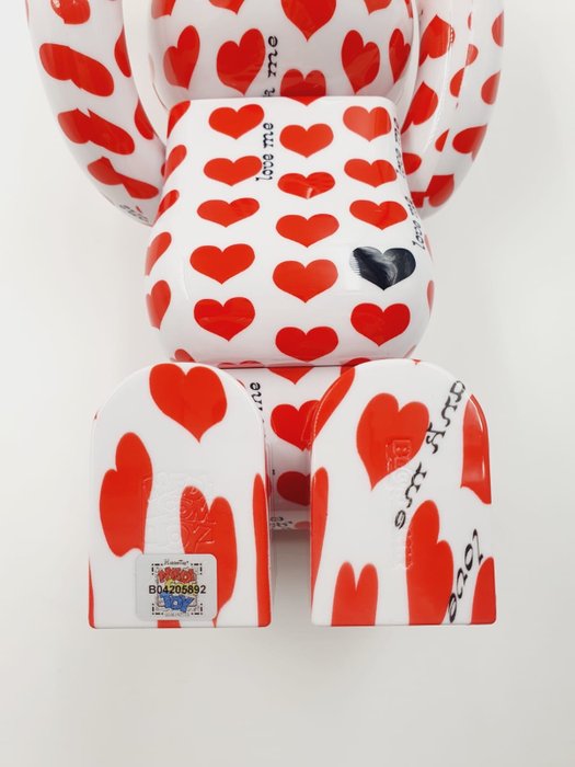 Medicom Toy  x  Amplifier - Be@rbrick Amplifier  Red Heart Chrome  400％ and 100%  Bearbrick 2023