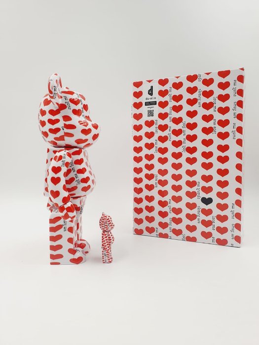 Medicom Toy  x  Amplifier - Be@rbrick Amplifier  Red Heart Chrome  400％ and 100%  Bearbrick 2023