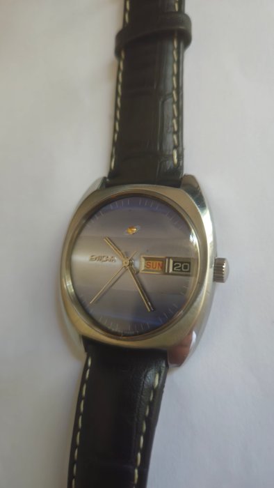 Enicar - 2334 day date automatic - Ingen mindstepris - Mænd - 1970-1979