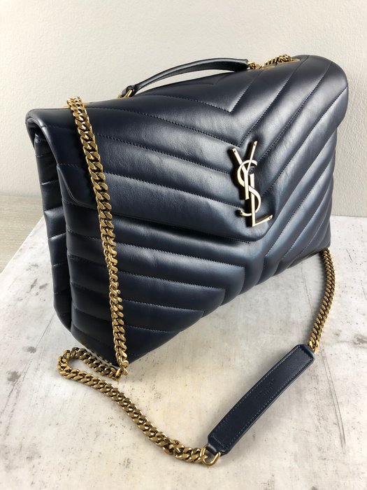 Yves Saint Laurent - LOULOU MEDIUM IN QUILTED LEATHER NAVY - Skuldertaske