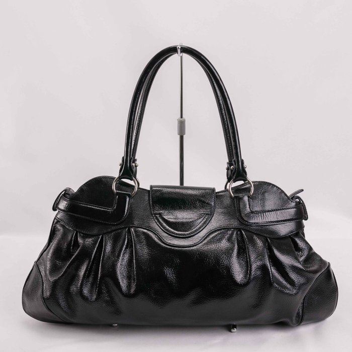 Salvatore Ferragamo - Gancini Patent Leather Baguette Shoulder Tote Bag - Skuldertaske