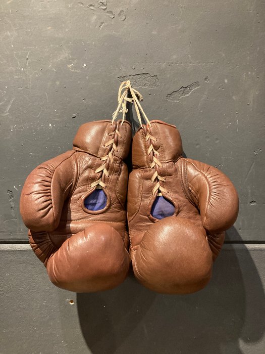 Boxing gloves, - Knockout - Vintage boksehandsker