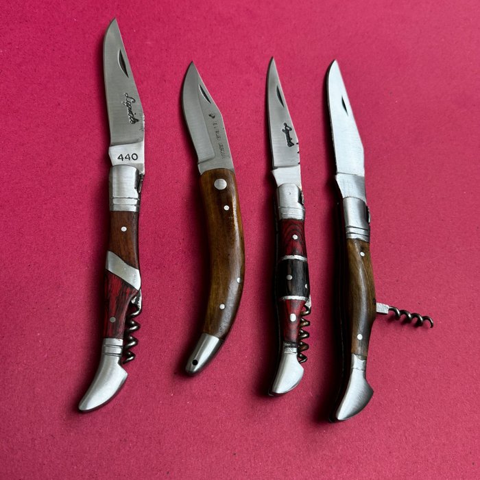 Køkkenkniv - Chef's knife - Stål, Træ, Legendarisk køkken + lommeknive - lige fra landsbyen Laguiole - Blandede gamle stavknive - Frankrig