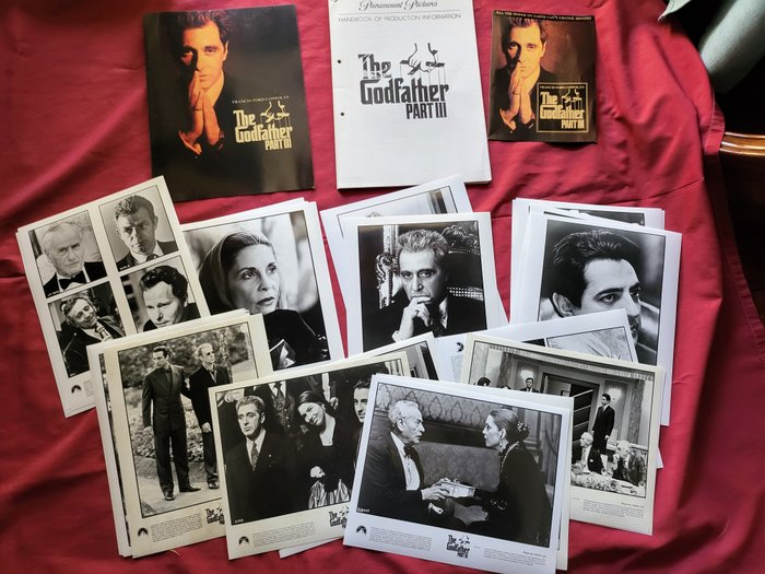 " THE GODFATHER PART III " - Al Pacino GET FONDA - Press Kit with 25 photos