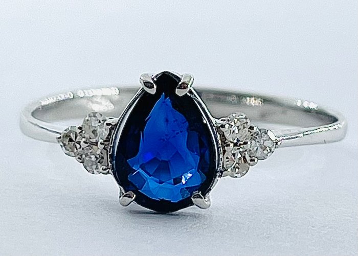 Ingen mindstepris - Ring - 18 kraat Hvidguld Safir - Diamant