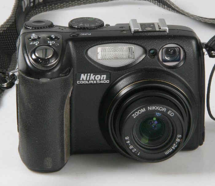 Nikon Coolpix 5400 - ( 28-116 mm zoom) - Digitalt kompaktkamera