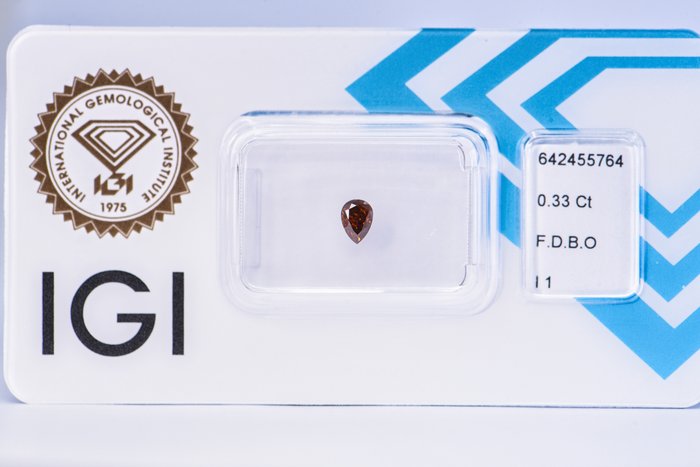 Ingen mindstepris - 1 pcs Diamant  (Naturfarvet)  - 0.33 ct - Pære - Fancy deep Brun Orange - I1 - International Gemological Institute (IGI)