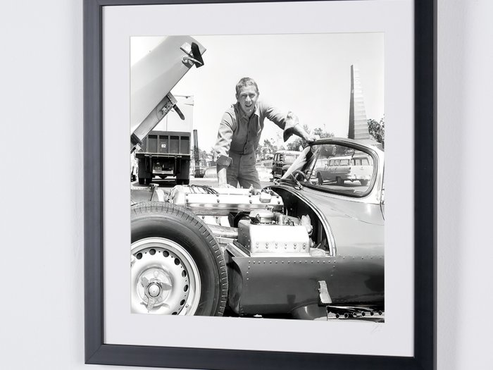 Steve McQueen and his Jaguar XKSS 73 - Fine Art Photography - Luxury Wooden Framed 50X50 cm - Limited Edition Nr 03 of 50 - Serial ID 16812 - Original Certificate (COA), Hologram Logo Editor and QR Code - 100% New items.