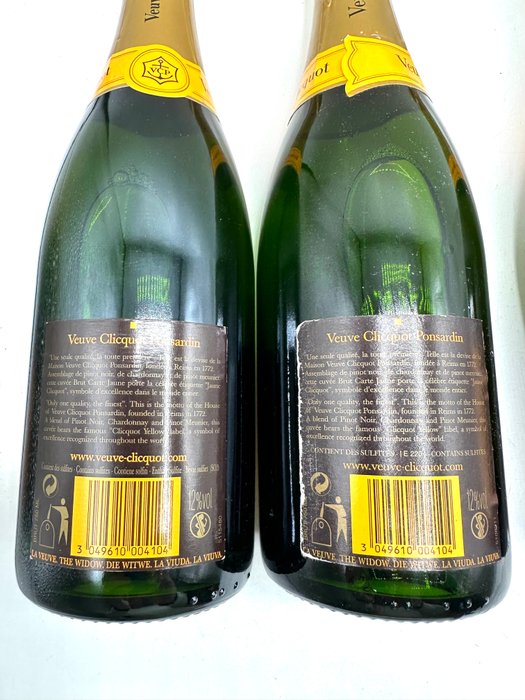 Veuve Clicquot, Ponsardin Yellow Label x2  Cuvee Saint-Petersbourg - Champagne - 3 Flasker (0,75 L)