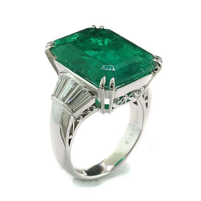 Ring Platin -  13.31ct. tw. Smaragd - Diamant - Colombiansk Vivid Green