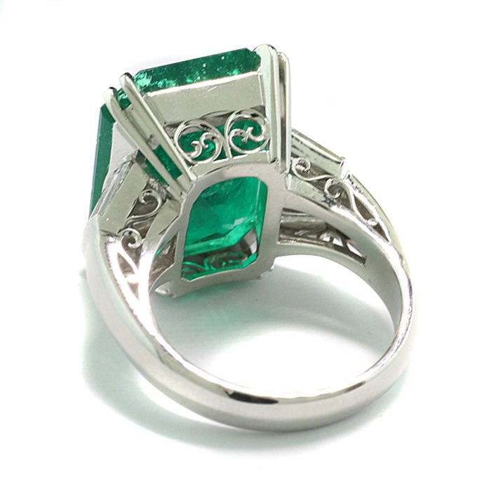 Ring Platin -  13.31ct. tw. Smaragd - Diamant - Colombiansk Vivid Green