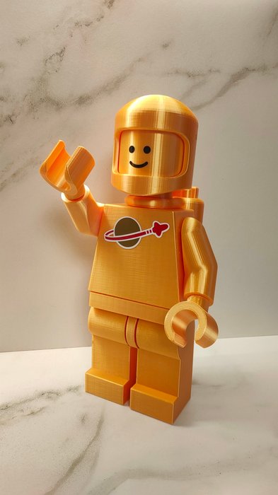 Handmade item - Handmade item Mega Figure LEGO Space Classic Gold Spaceman - Italien