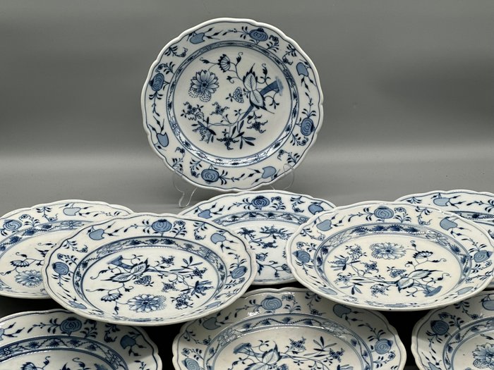 Klassisches Meissen Zwiebelmuster Teller-Set - Stilvolle Eleganz für jeden Tisch - Tallerken (9) - Porcelæn