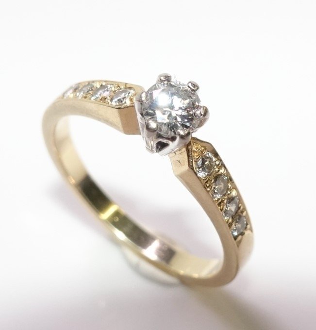 Ring - 14 karat Gulguld -  0.40ct. tw. Diamant (Natur)  - Gr. 53 foranderligt engagement