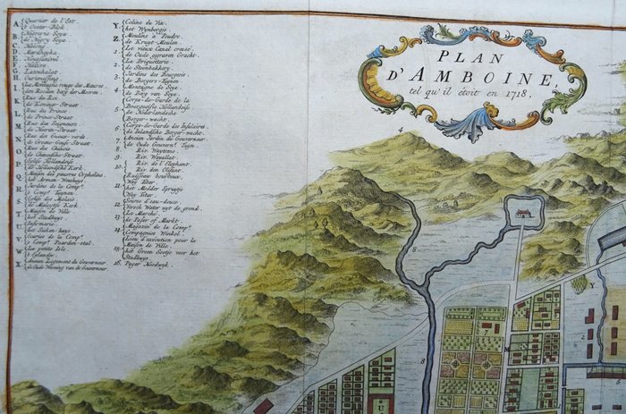 Asien - Indonesien / Molukkerne / Ambon / Ambon City; Bellin / Van der Schley / De Hondt - Plan d´Amboine (..) - Platte Grond van Amboina (..) - 1751-1760