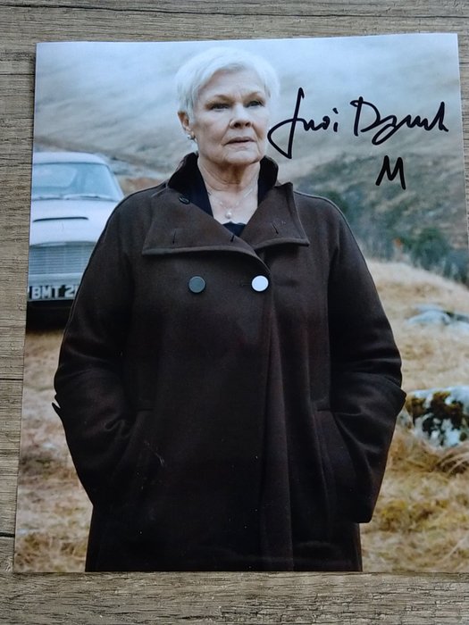 James Bond 007: Skyfall - Dame Judi Dench - 7x 'M' (1995-2015) - Autograph, Photo with COA