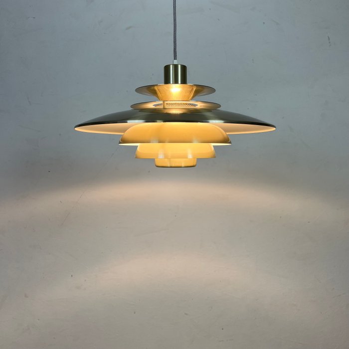 Jeka - Hængende lampe - Aluminium