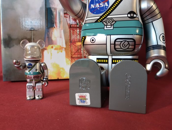 Space Shuttle x Bearbrick - Bearbrick Project Mercury Astronaut 100%  400% Set