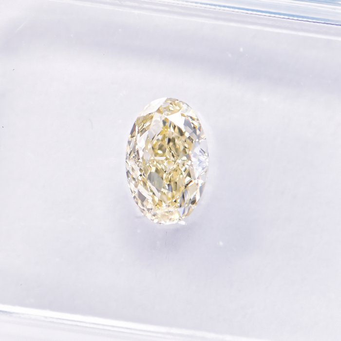 Ingen mindstepris - 1 pcs Diamant  (Naturfarvet)  - 0.50 ct - Oval - Fancy light Gul - VVS2 - International Gemological Institute (IGI)