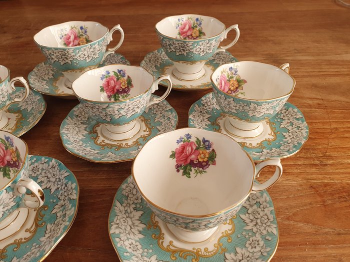 Royal Albert - Kop og underkop (7) - Enchantment - Porcelæn - Te- og kaffekopper