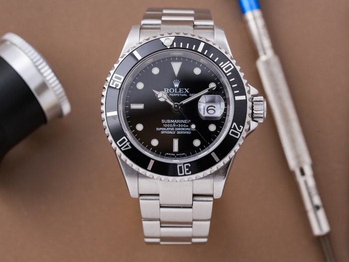 Rolex - Submariner Date - Ingen mindstepris - 16610T - Mænd - 2000-2010