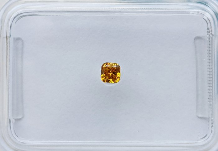 Ingen mindstepris - 1 pcs Diamant  (Naturfarvet)  - 0.08 ct - Pude - Fancy vivid Gul Orange - SI1 - International Gemological Institute (IGI)