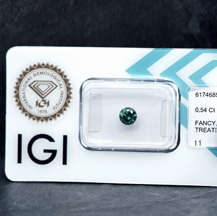 1 pcs Diamant  (Farvebehandlet)  - 0.54 ct - I1 - International Gemological Institute (IGI)