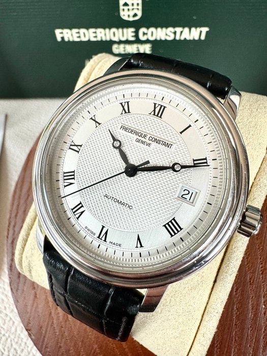 Frédérique Constant - Classic Automatic - Ingen mindstepris - FC303 MC3P6 - Mænd - 2011-nu