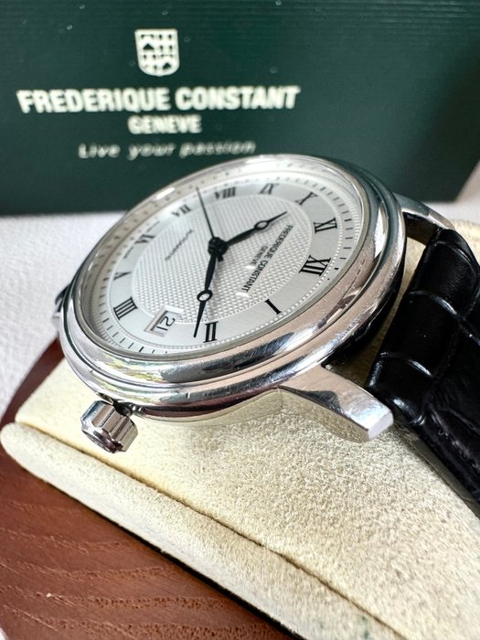 Frédérique Constant - Classic Automatic - Ingen mindstepris - FC303 MC3P6 - Mænd - 2011-nu