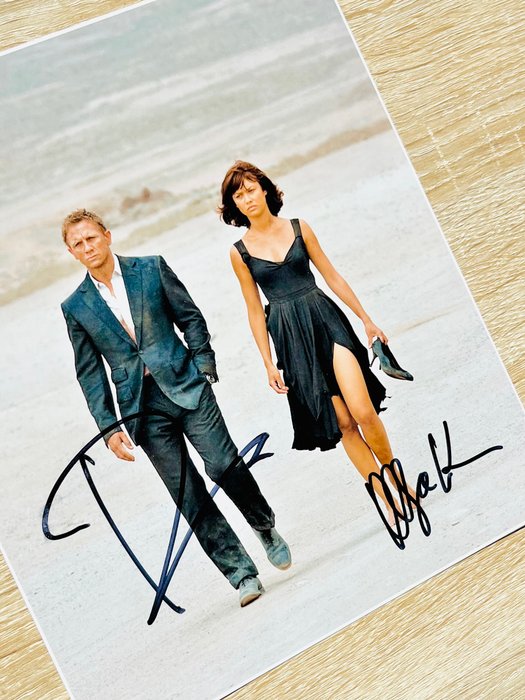 James Bond 007: A Quantum of Solace - Double signed with COA by Daniel Craig and Olga Kurylenko