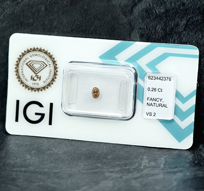 1 pcs Diamant  (Naturfarvet)  - 0.26 ct - Fancy Gullig Brun - VS2 - International Gemological Institute (IGI)