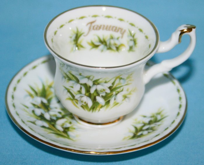 Royal Albert - Decorative - Kop og underkop (12) - Flower of the Month - Knogleporcelæn