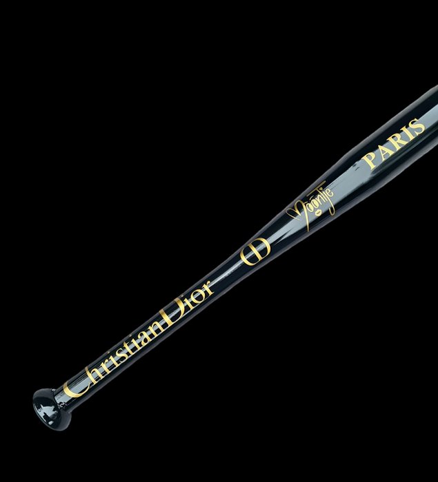 Moontje - Dior Baseball Bat Black-Gold edition.