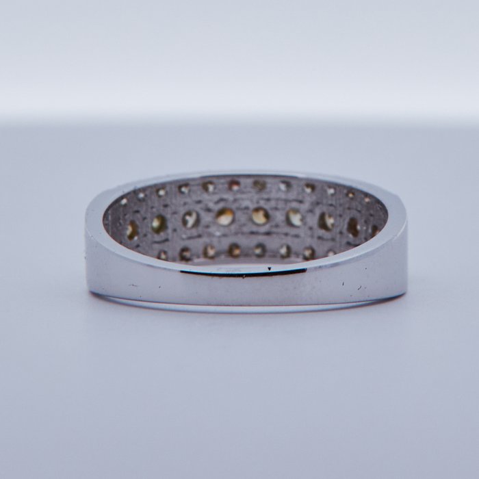 Ingen mindstepris - Ring 14 kt. -  0.56ct. tw. Diamant (Naturfarvet)