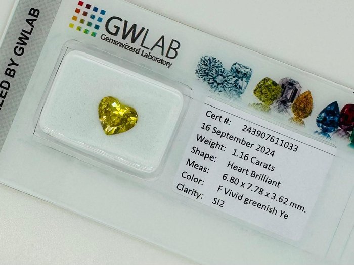 1 pcs Diamant  (Farvebehandlet)  - 1.16 ct - Hjerte - Fancy vivid Grønlig Gul - SI2 - Gemewizard Gemological Laboratory (GWLab)