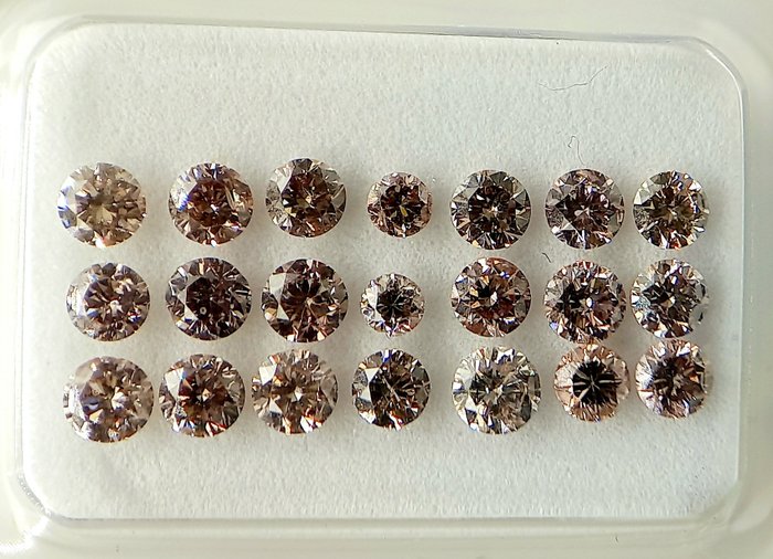 Ingen mindstepris - 21 pcs Diamant  (Naturfarvet)  - 1.47 ct - Rund - Very light Brunlig Lyserød - I1, VS1 - Antwerp Laboratory for Gemstone Testing (ALGT)