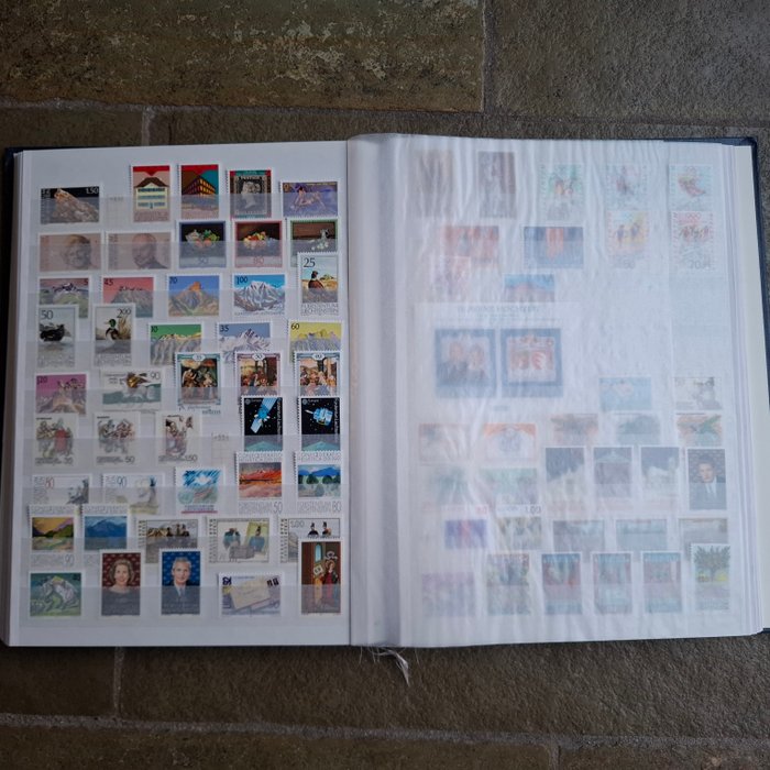 Liechtenstein 1960/2010 - Samling flot MNH i stockbook