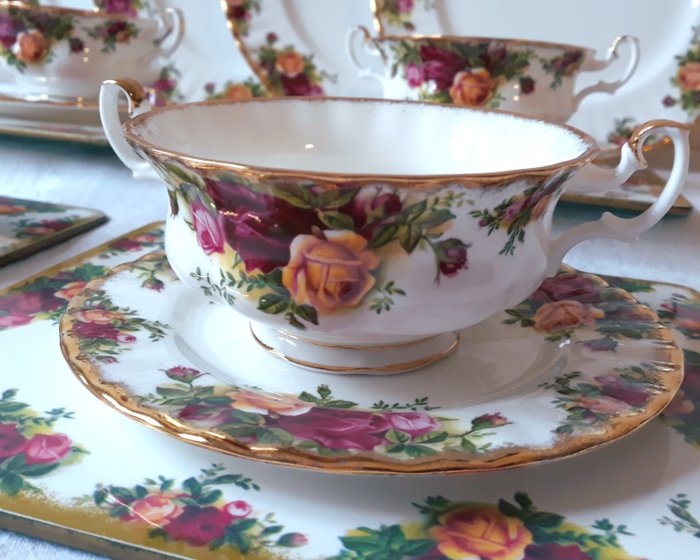 ROYAL ALBERT Old Country Roses - Bordservice (16) - Knogleporcelæn - Bordservice til 4