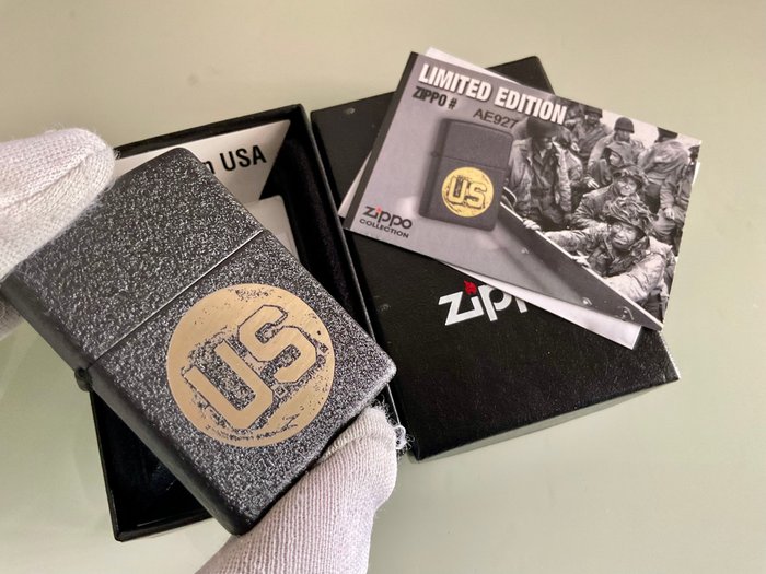 Zippo - US Army - Lommelighter - sort knitren