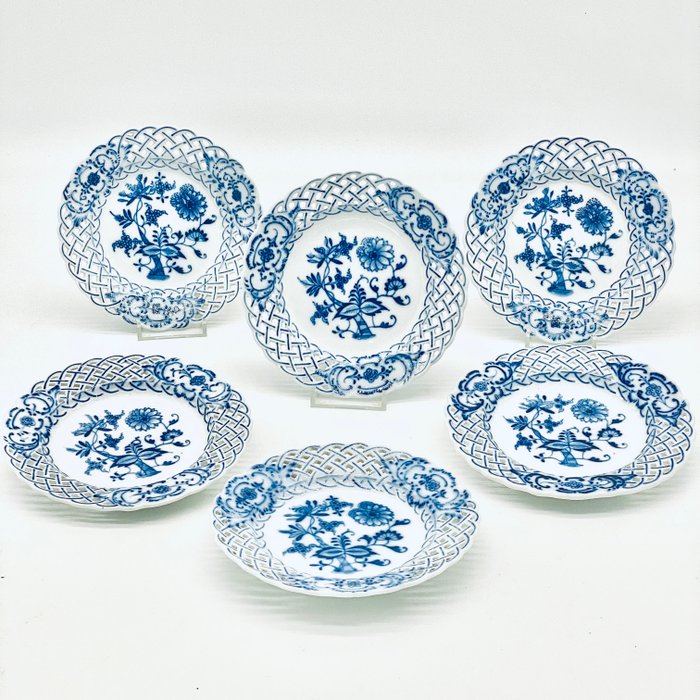 Stadt Meissen, Teichert - Sæt skåle (6) - Blaues Zwiebelmuster, durchbrochen - Porcelæn - Gennembrudsplade