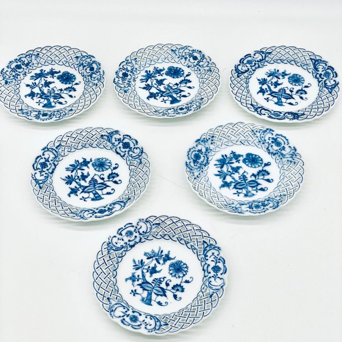 Stadt Meissen, Teichert - Sæt skåle (6) - Blaues Zwiebelmuster, durchbrochen - Porcelæn - Gennembrudsplade