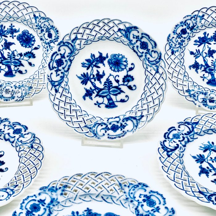 Stadt Meissen, Teichert - Sæt skåle (6) - Blaues Zwiebelmuster, durchbrochen - Porcelæn - Gennembrudsplade