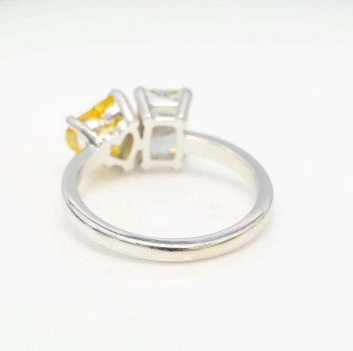 Ring - 18 kraat Hvidguld -  235ct tw - (lab dyrket) levende gul