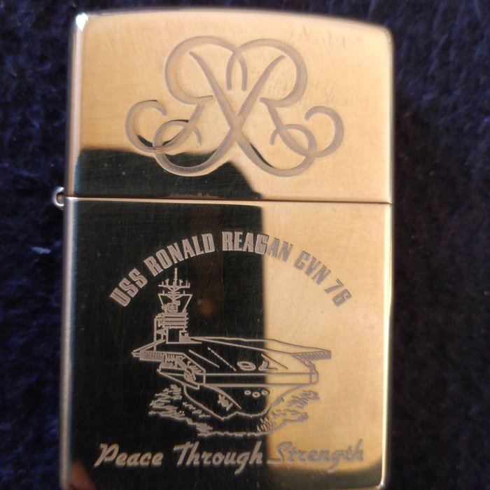 Zippo - USS Ronald Reagan CVN 76 - absolutes Sammlerstück - US Navy - Lommelighter - Messing -  (2)