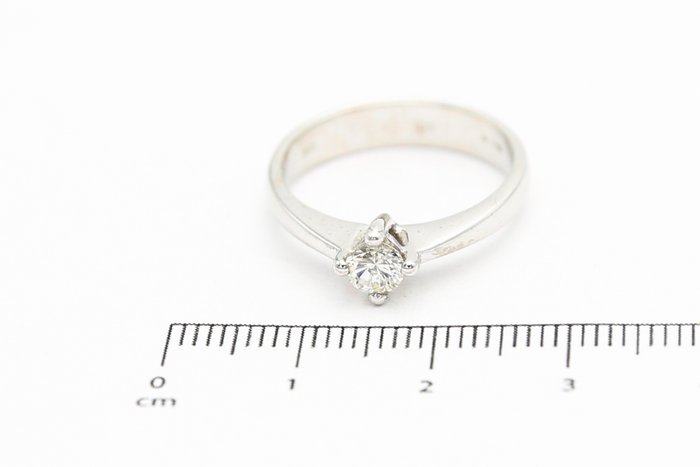 Ring - 18 kraat Hvidguld Diamant (Natur)