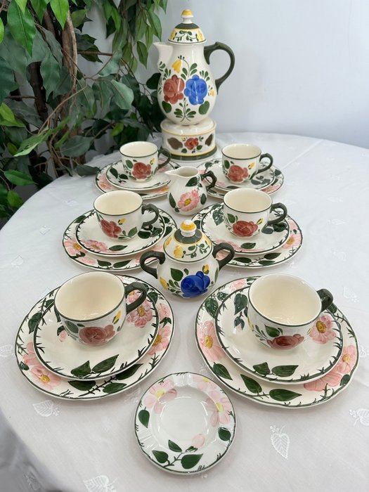 23-teiliges Set, Handbemalt, Wild-Rose Design - Kaffesæt (23) - Porcelæn - Villeroy  Boch